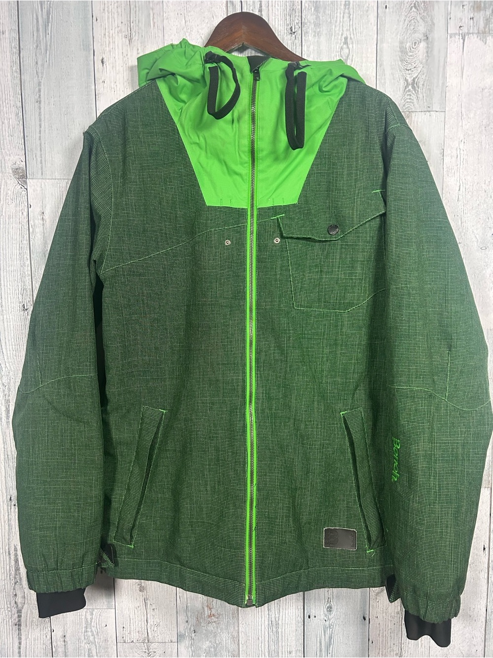 Bench Mens Ski Snowboard Jacket Small Green Hooded Graphic
Lined Y2K Gorpcore